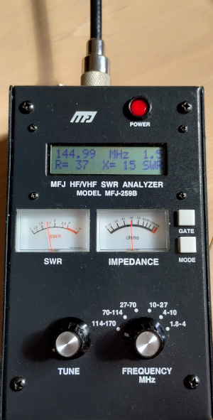 MFJ259b measures VSWR